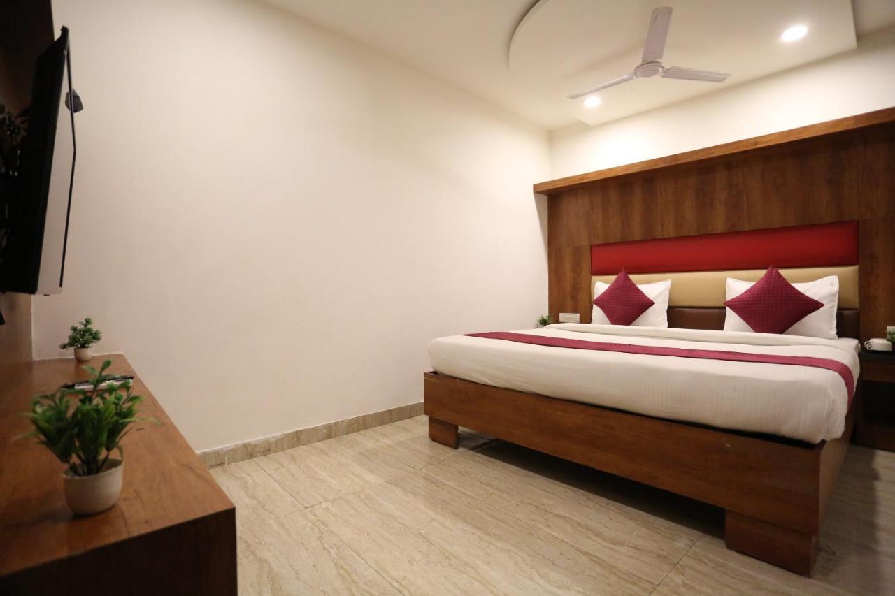 Hotel Sm Suits Near Delhi Airport-Unit By Grand Urban Luxury Nové Dillí Exteriér fotografie