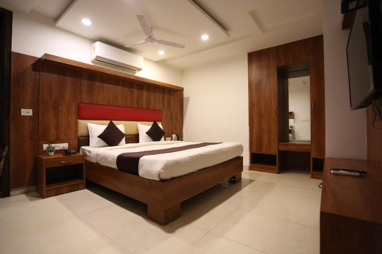 Hotel Sm Suits Near Delhi Airport-Unit By Grand Urban Luxury Nové Dillí Exteriér fotografie