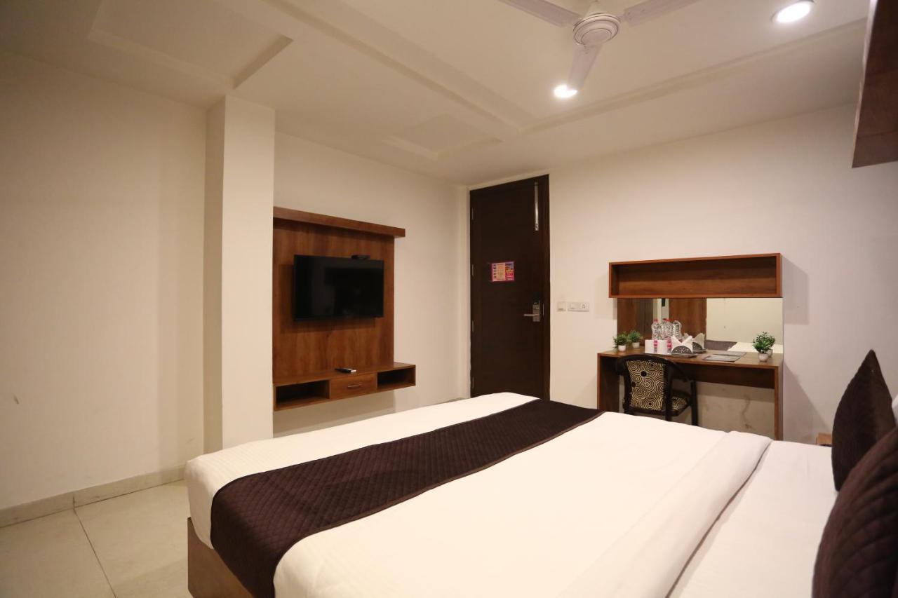 Hotel Sm Suits Near Delhi Airport-Unit By Grand Urban Luxury Nové Dillí Exteriér fotografie